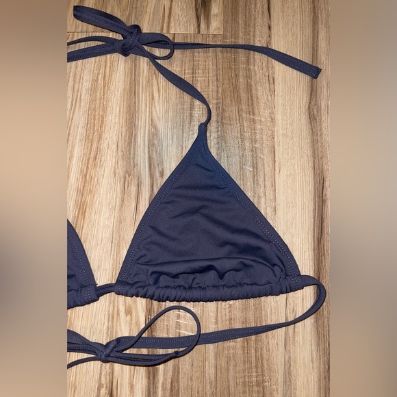 Excellent Condition 𝑨𝒕𝒉𝒍𝒆𝒕𝒂 𝑑𝑎𝑟𝑘 𝑔𝑟𝑒𝑦 𝚜𝚕𝚒𝚍𝚒𝚗𝚐 𝚝𝚛𝚒𝚊𝚗𝚐𝚕𝚎 𝚋𝚒𝚔𝚒𝚗𝚒 𝚝𝚘𝚙 - Picture 3 of 5